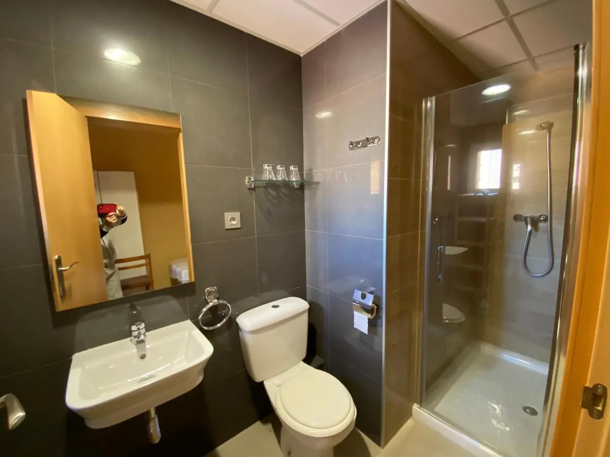 ** ゲストハウス Hostal Bonavista カレーリャ スペイン
