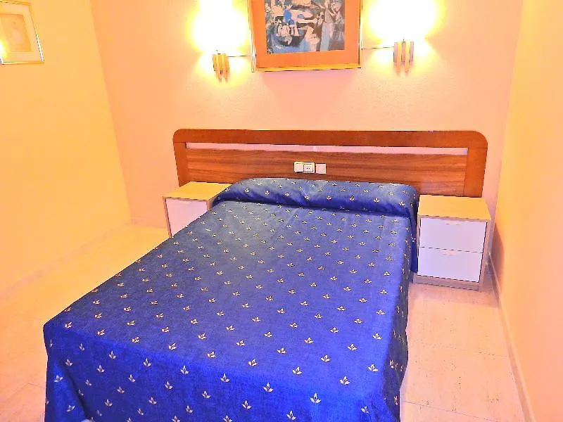 ゲストハウス Hostal Bonavista カレーリャ