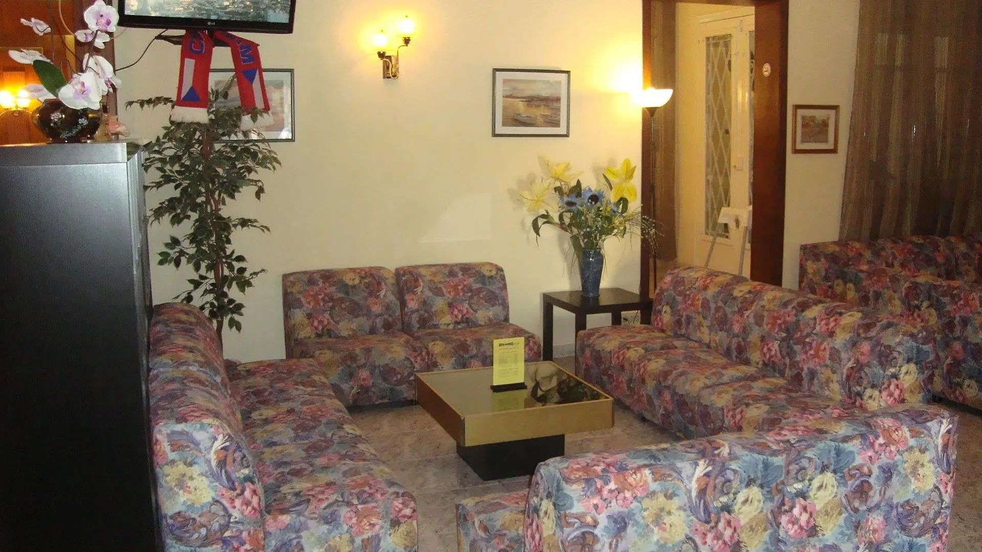** ゲストハウス Hostal Bonavista カレーリャ スペイン